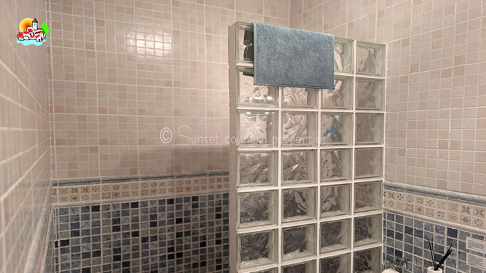 Image No.32-4 Bed Property for sale