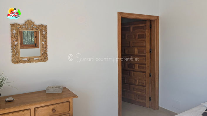 Image No.40-4 Bed Property for sale