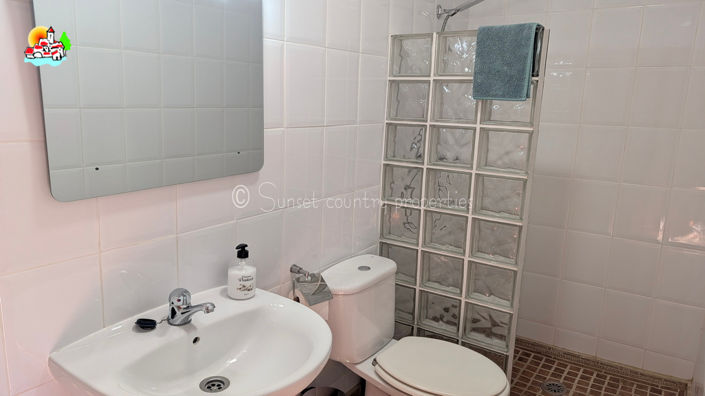 Image No.48-4 Bed Property for sale