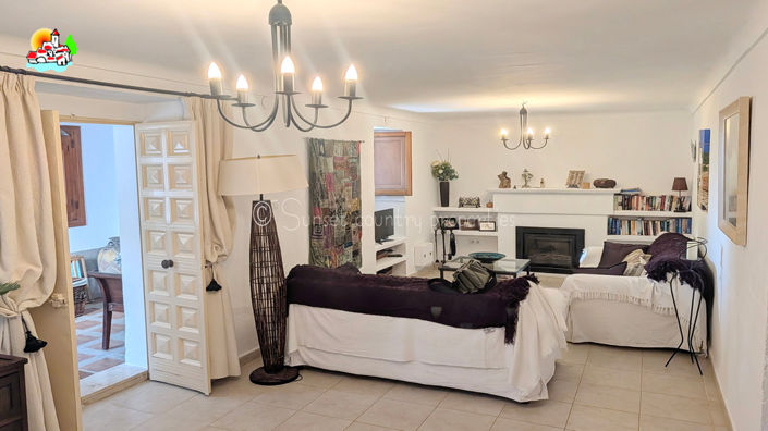 Image No.8-4 Bed Property for sale