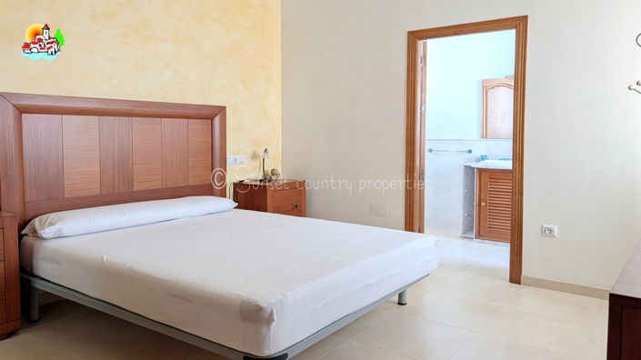 Image No.21-3 Bed Villa for sale
