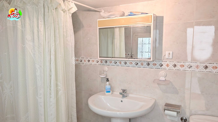 Image No.13-3 Bed Townhouse for sale