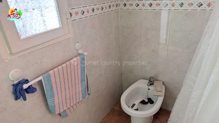 Image No.16-3 Bed Townhouse for sale