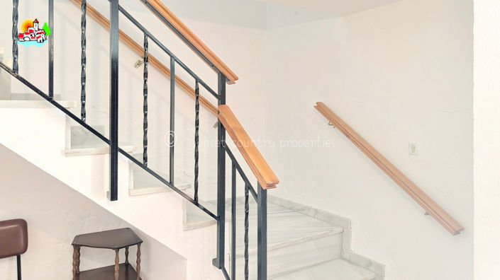 Image No.19-3 Bed Townhouse for sale