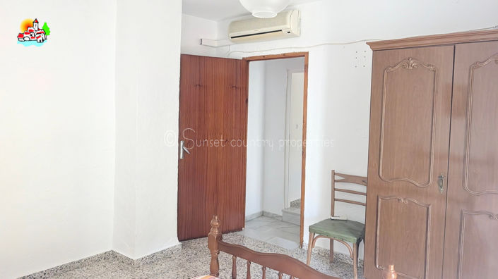 Image No.23-3 Bed Townhouse for sale