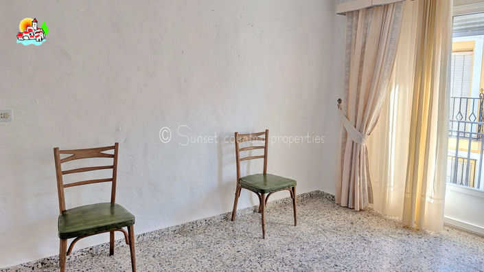 Image No.24-3 Bed Townhouse for sale