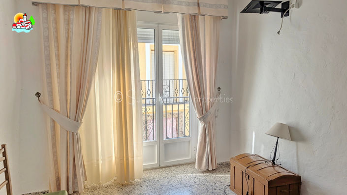 Image No.25-3 Bed Townhouse for sale