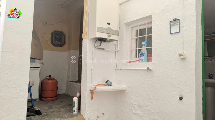 Image No.28-3 Bed Townhouse for sale