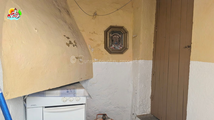 Image No.29-3 Bed Townhouse for sale