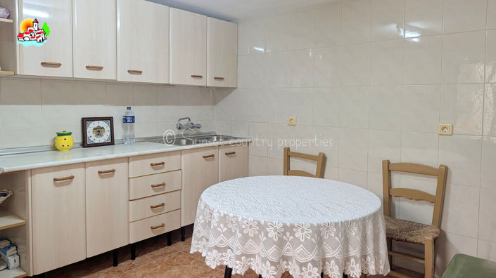 Image No.7-3 Bed Townhouse for sale