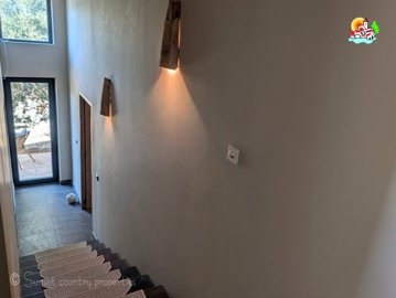 11. Hallway.jpg