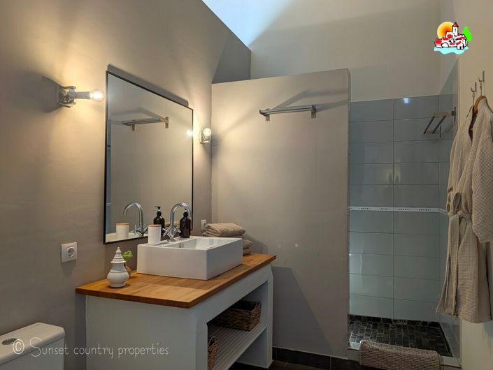 Image No.17-Propriété de 6 chambres à vendre