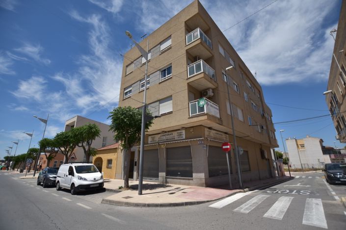 Image No.1-3 Bed Property for sale