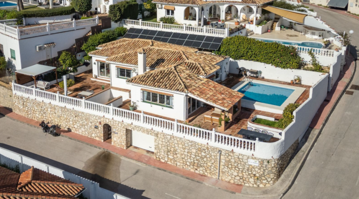 Image No.1-Villa / Détaché de 4 chambres à vendre à Benalmadena