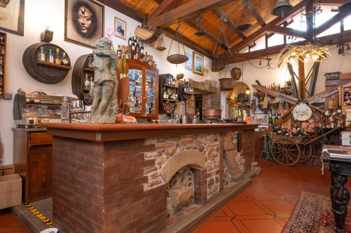 Image No.2-Restaurant de 18 chambres à vendre à Tricesimo