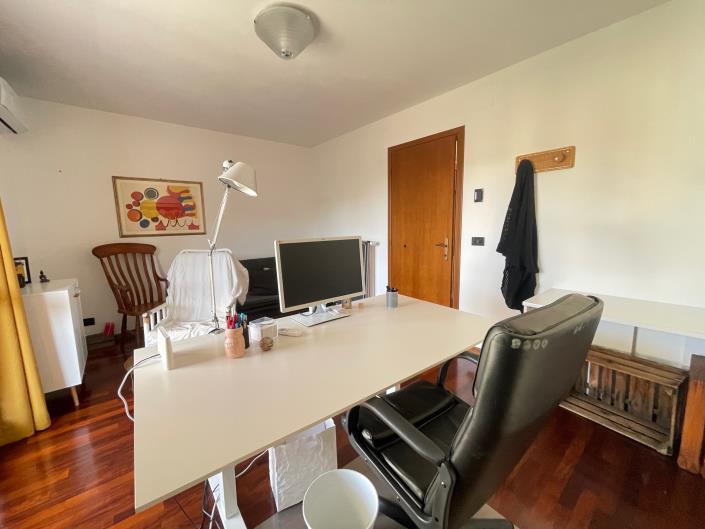 Image No.13-3 Bed Semi-Detached for sale