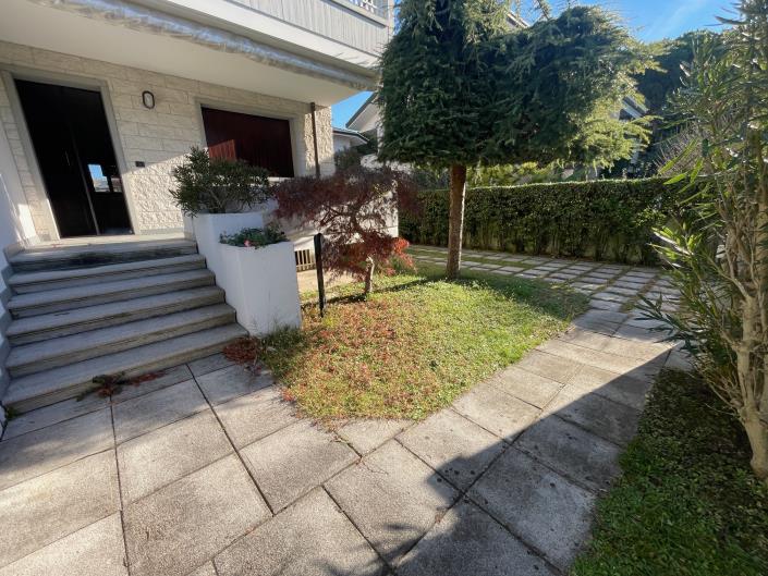 Image No.27-3 Bed Semi-Detached for sale