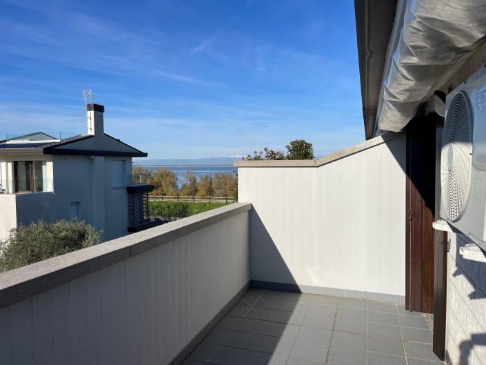 Image No.33-3 Bed Semi-Detached for sale