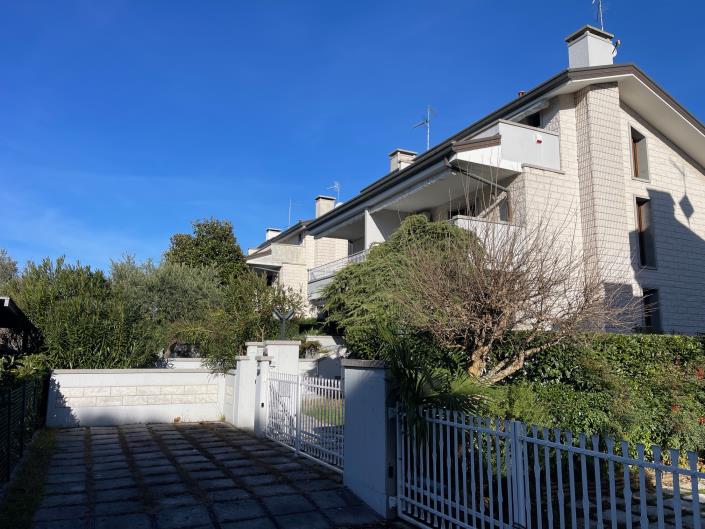 Image No.43-3 Bed Semi-Detached for sale