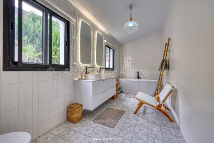 Image No.18-5 Bed Villa for sale