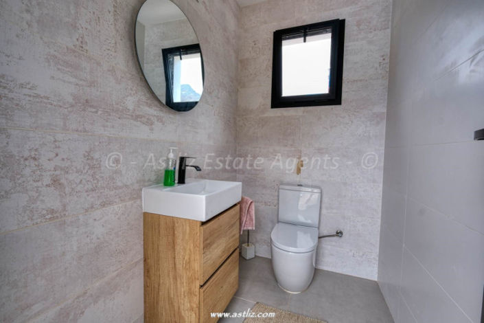 Image No.28-5 Bed Villa for sale