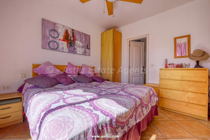 Image No.20-3 Bed Villa for sale