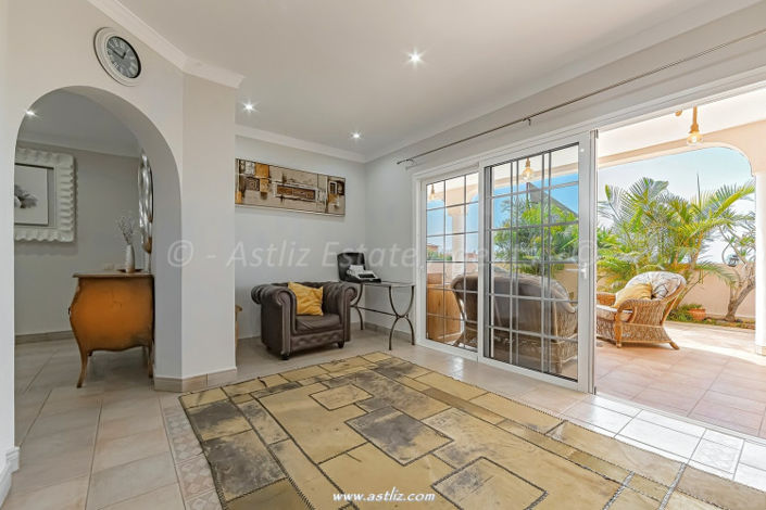 Image No.10-3 Bed Villa for sale