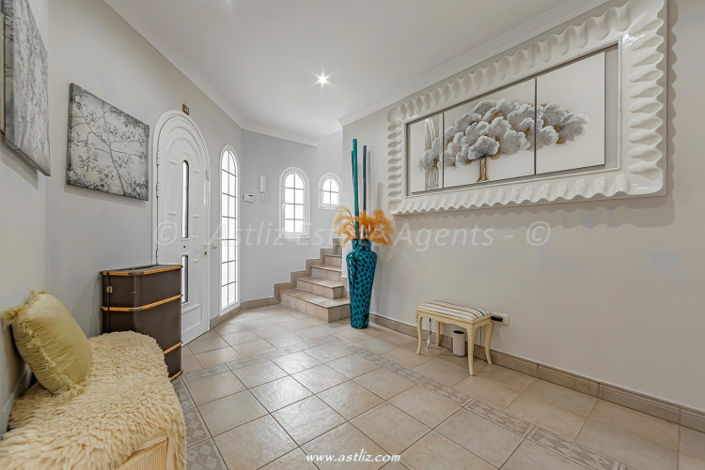 Image No.8-3 Bed Villa for sale