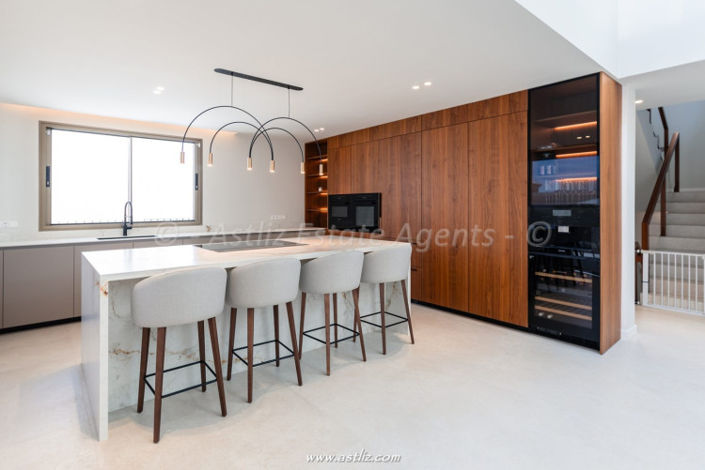 Image No.2-5 Bed Villa for sale