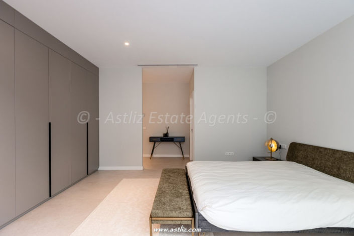 Image No.27-5 Bed Villa for sale