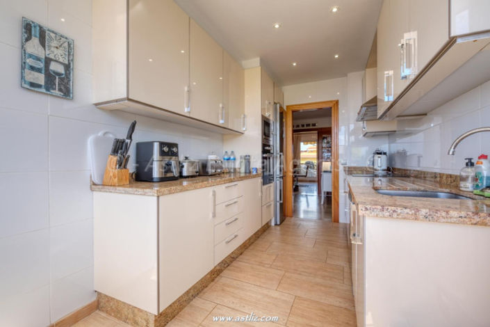 Image No.18-3 Bed Apartment for sale