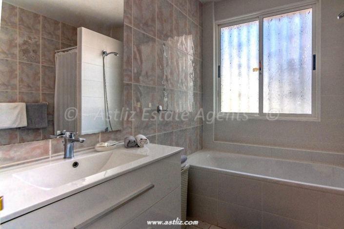 Image No.16-5 Bed Villa for sale