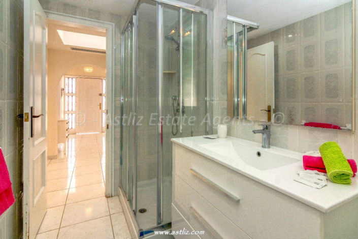 Image No.23-5 Bed Villa for sale