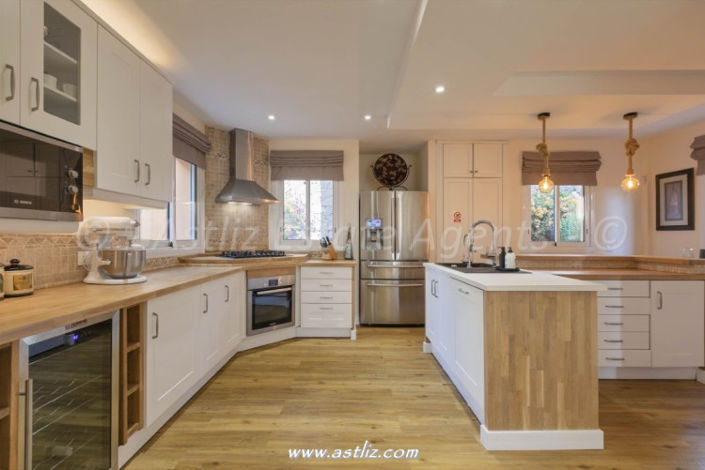 Image No.10-4 Bed Villa for sale