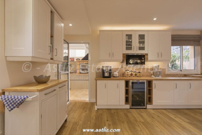 Image No.11-4 Bed Villa for sale