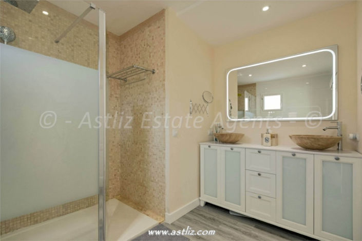 Image No.22-4 Bed Villa for sale