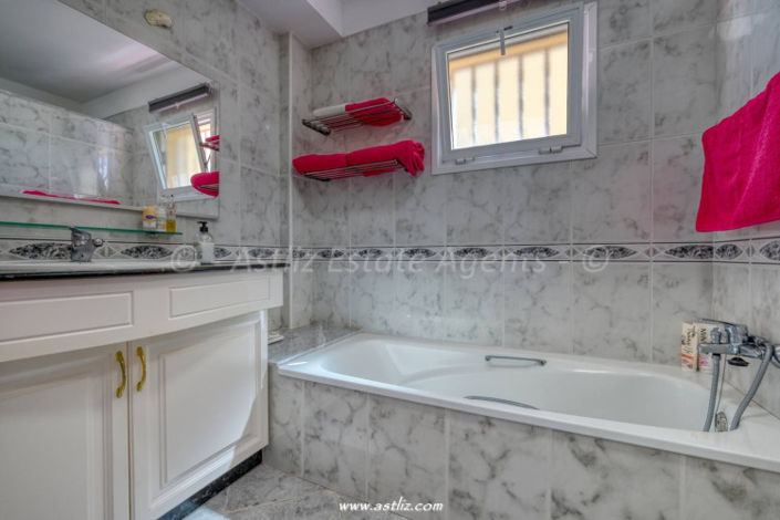 Image No.25-2 Bed Apartment for sale