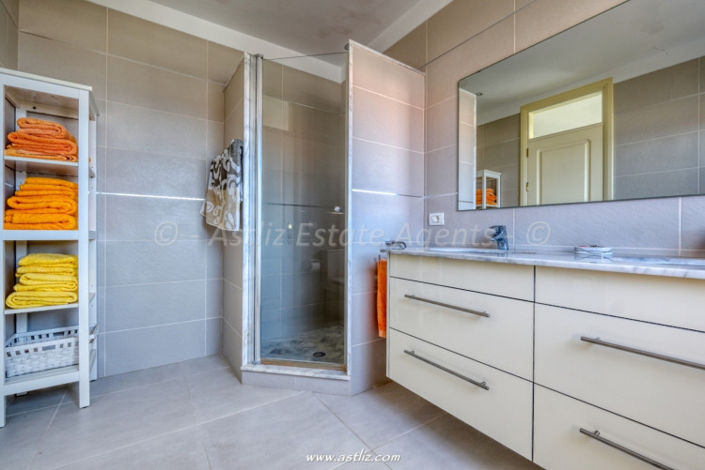 Image No.33-2 Bed Apartment for sale