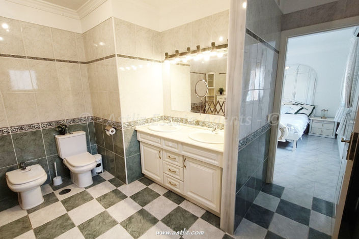 Image No.11-3 Bed Villa for sale