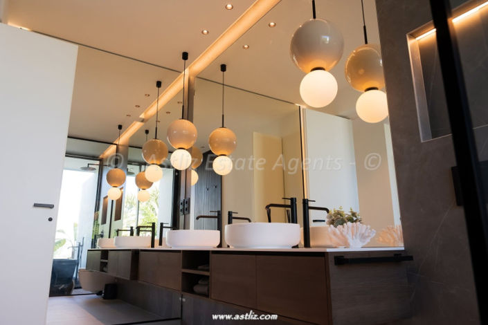 Image No.10-Villa de 4 chambres à vendre à Playa San Juan