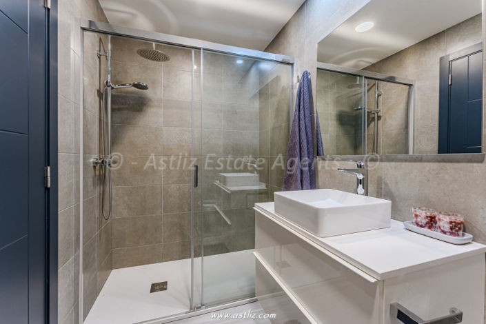 Image No.26-3 Bed Villa for sale