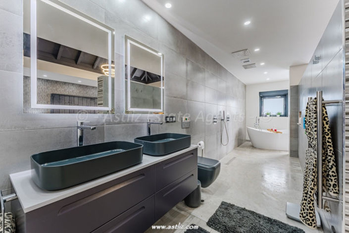 Image No.30-3 Bed Villa for sale