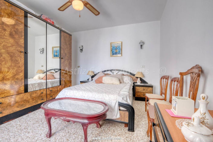 Image No.12-3 Bed Villa for sale