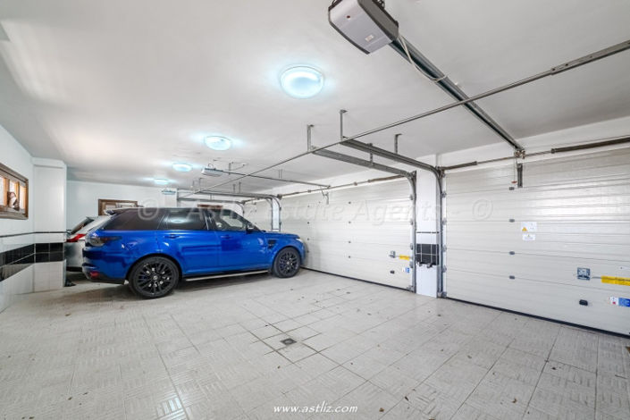 Image No.13-8 Bed Villa for sale