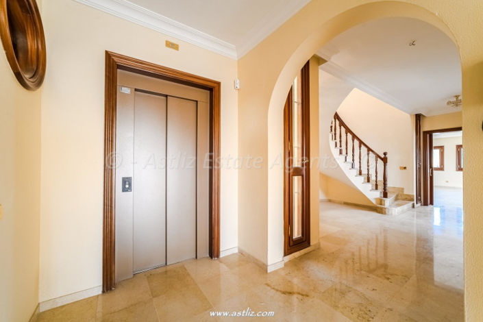 Image No.15-8 Bed Villa for sale