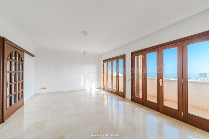 Image No.17-8 Bed Villa for sale