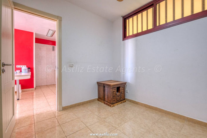 Image No.23-2 Bed Apartment for sale