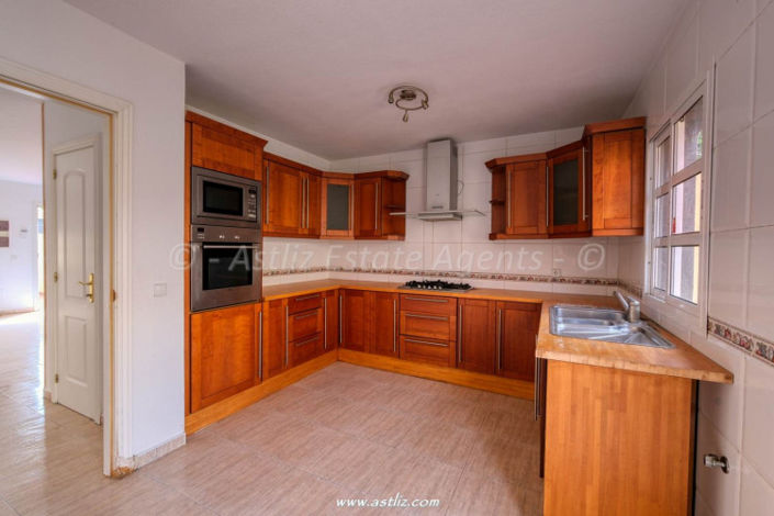 Image No.4-4 Bed Villa for sale