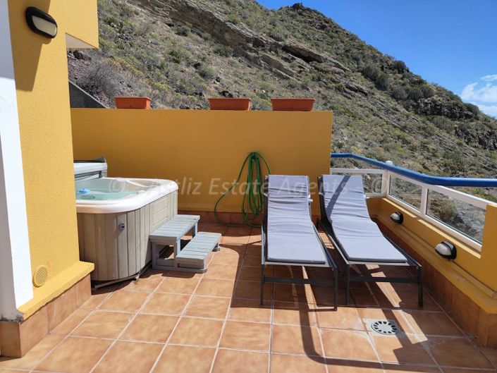 Image No.20-2 Bed Apartment for sale