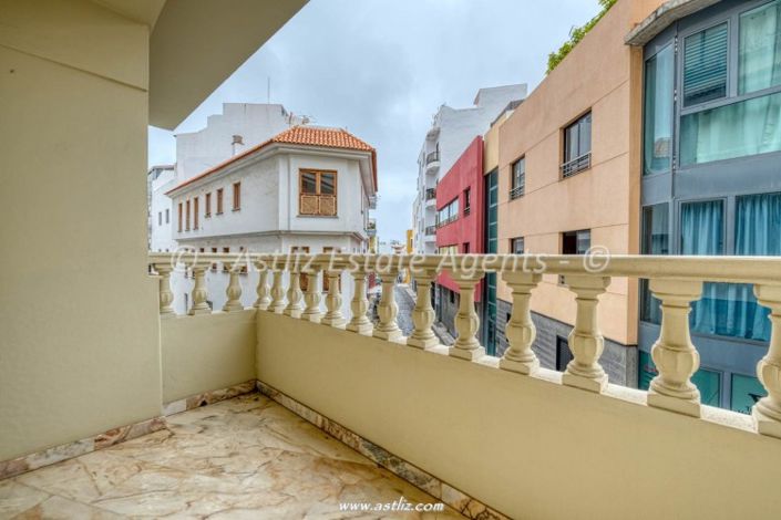 Image No.20-7 Bed Villa for sale